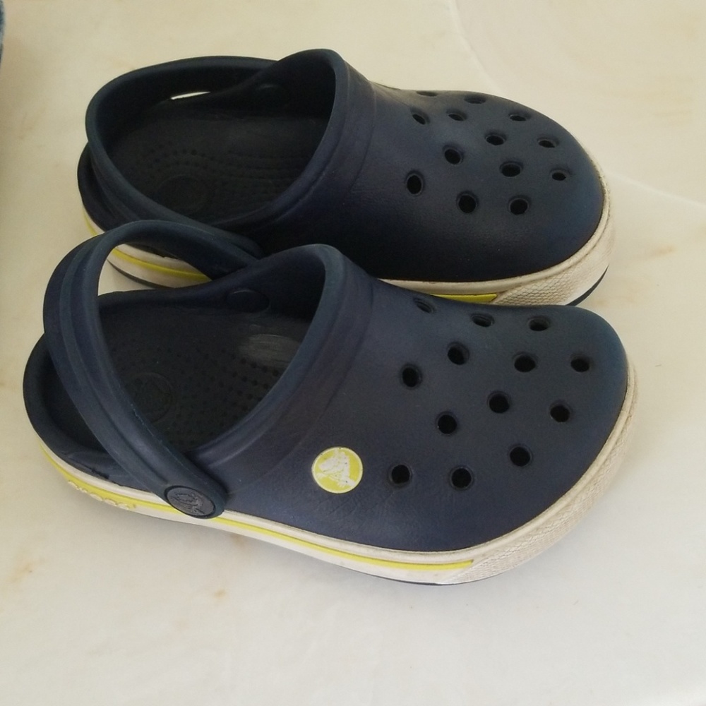 Toddler crocs